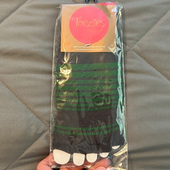 Toezies  (Toeless) The sock for a Pilates & Yoga, Size M/L, NEW IN PACKAGE - Picture 1 of 8
